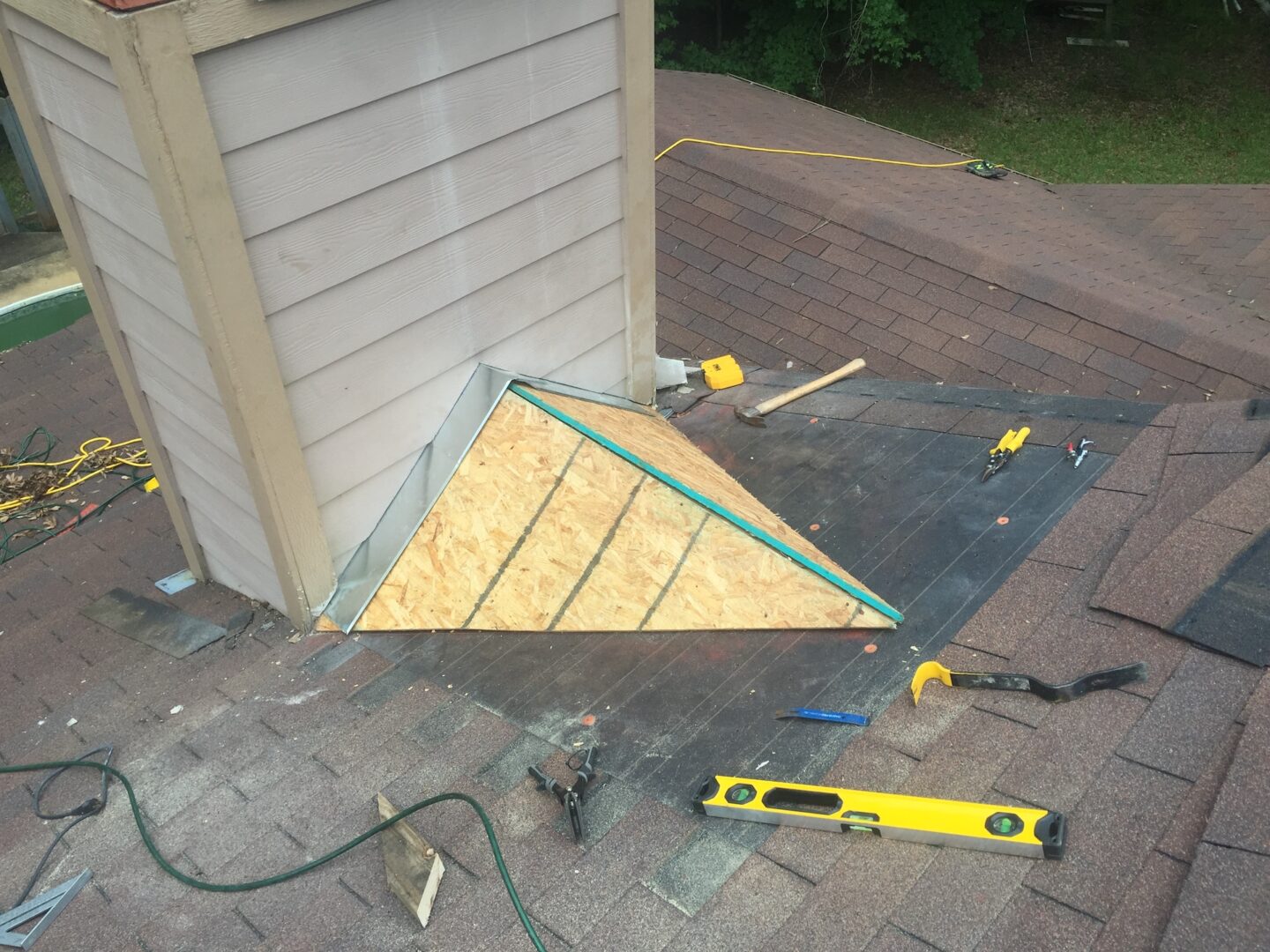 Fixing a damaged roof in Lufkin Texas